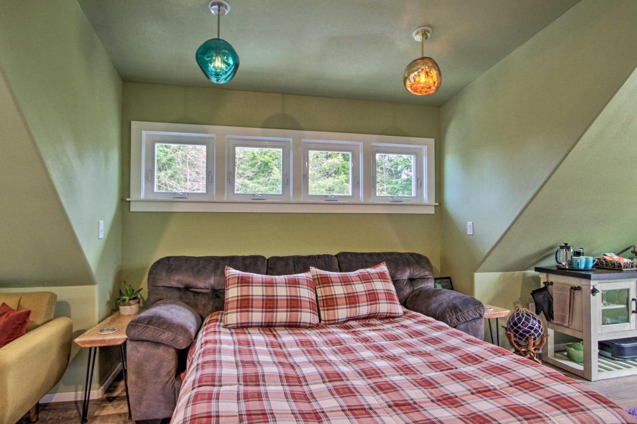 Charming Port Angeles Studio With Deck And Views! Apartamento Exterior foto